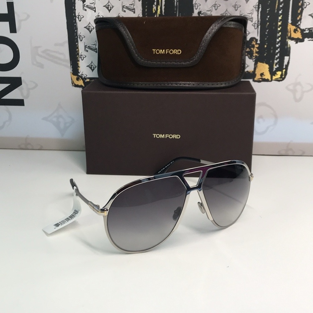 Authentic- NEW TOM FORD TF1060 16B AVIATOR SUNGLASSES TOM FORD XAVIER - Picture 14 of 17